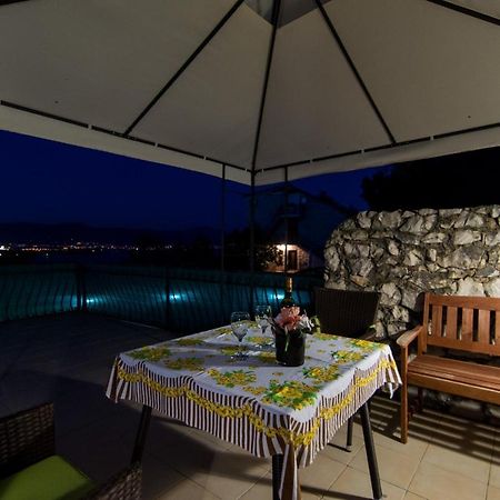 Holidays Apartments Slanada With Terrace And Sea View, Near The Beach & Town Trogir, Free Parking, Quiet Place On Peninsula Ciovo المظهر الخارجي الصورة