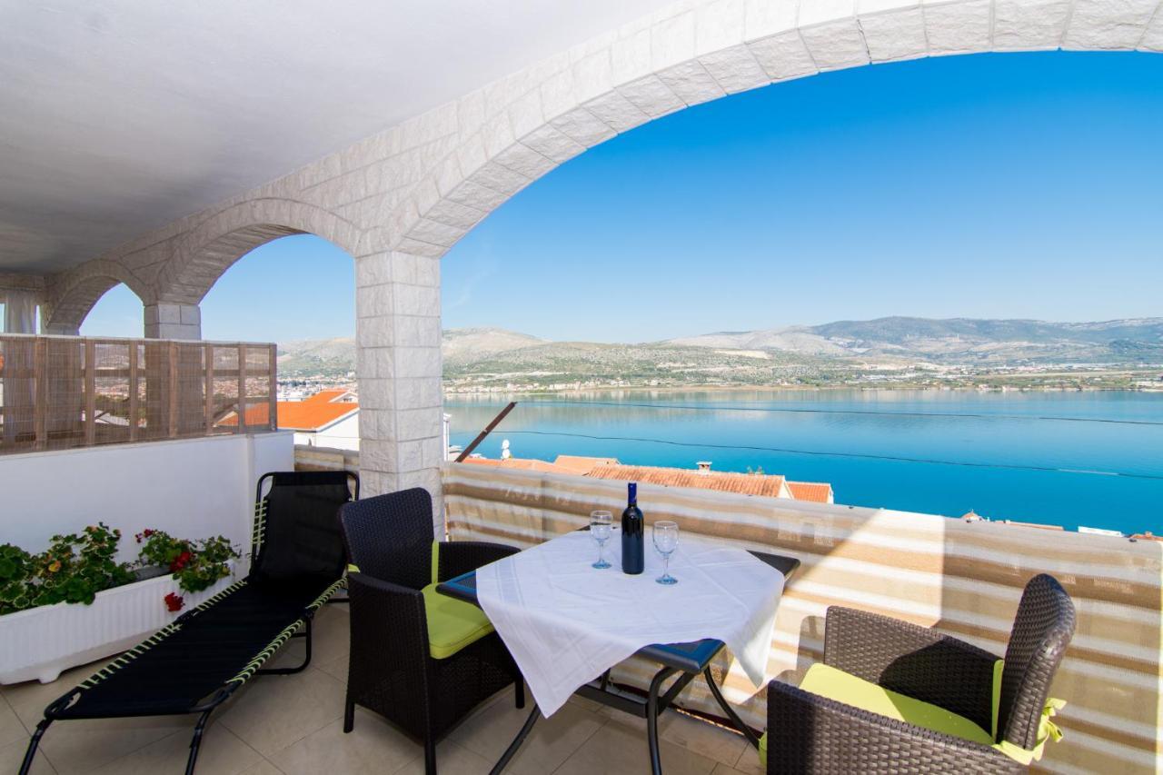 Holidays Apartments Slanada With Terrace And Sea View, Near The Beach & Town Trogir, Free Parking, Quiet Place On Peninsula Ciovo المظهر الخارجي الصورة