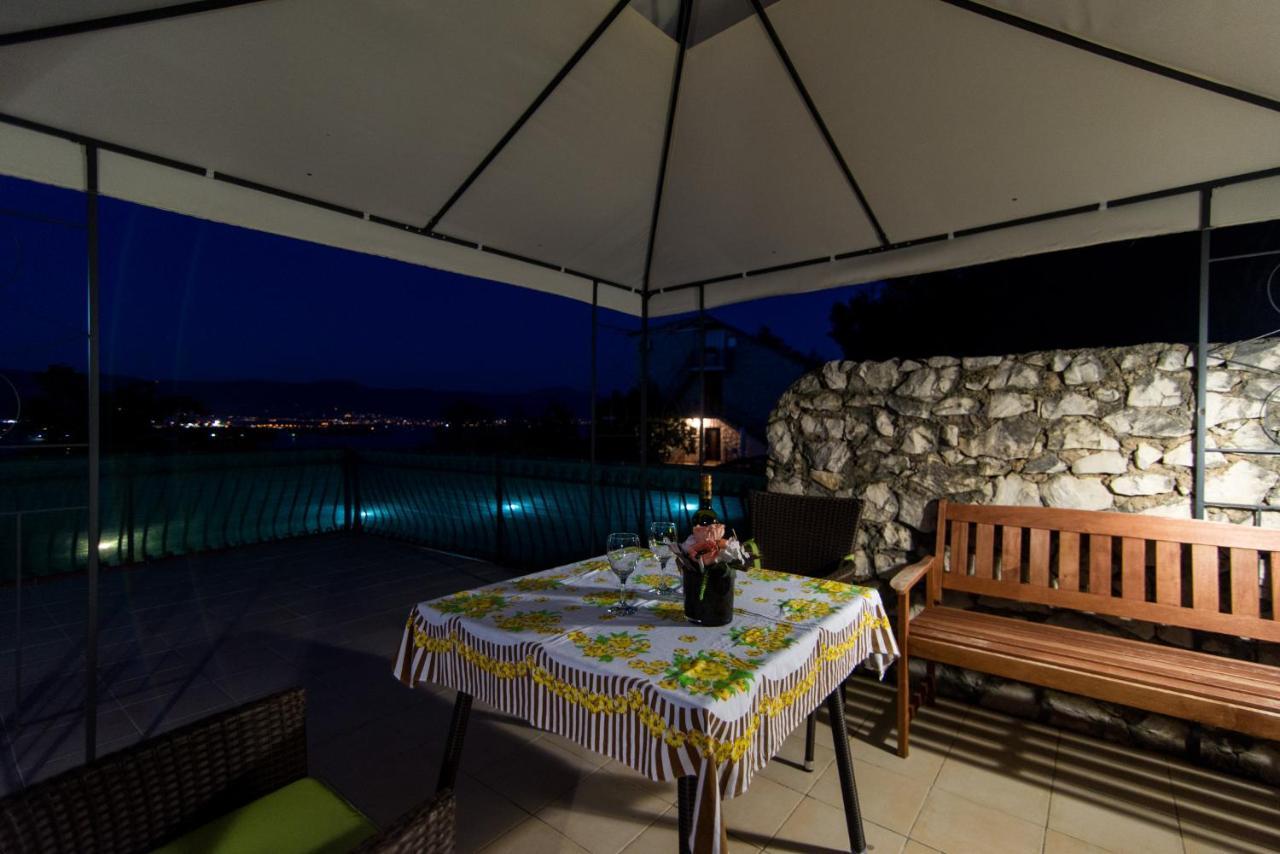 Holidays Apartments Slanada With Terrace And Sea View, Near The Beach & Town Trogir, Free Parking, Quiet Place On Peninsula Ciovo المظهر الخارجي الصورة