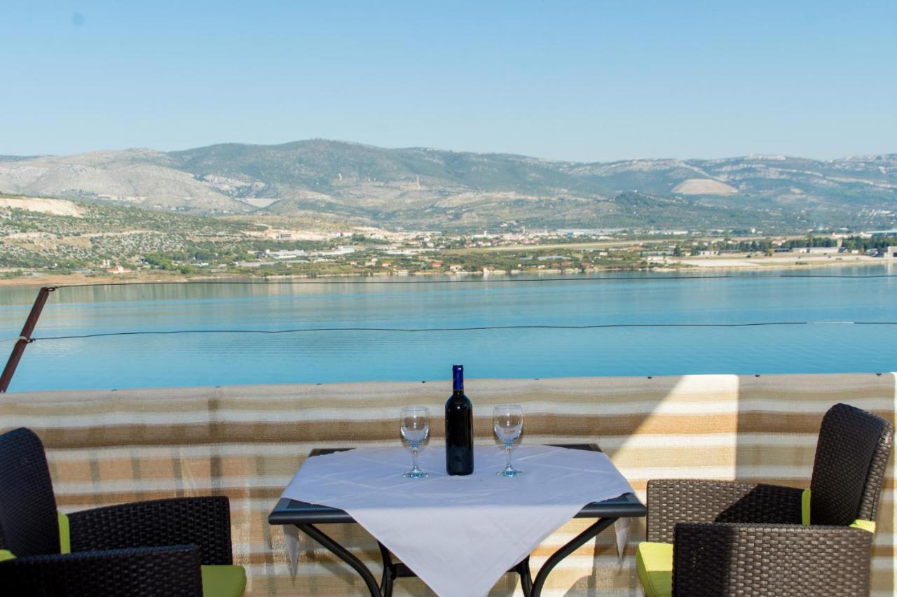 Holidays Apartments Slanada With Terrace And Sea View, Near The Beach & Town Trogir, Free Parking, Quiet Place On Peninsula Ciovo المظهر الخارجي الصورة